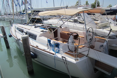 Dufour Grand Large 375